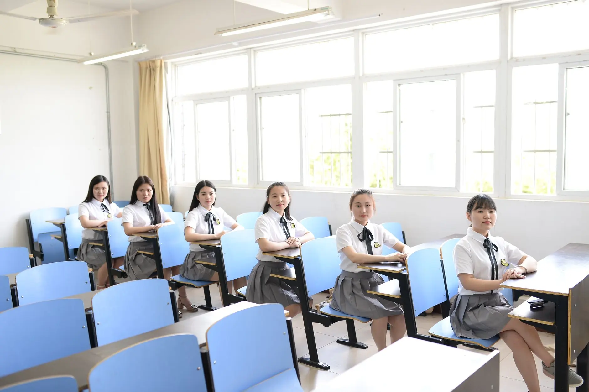 企业数字化转型平台建设方案:红新科技技术路径解析